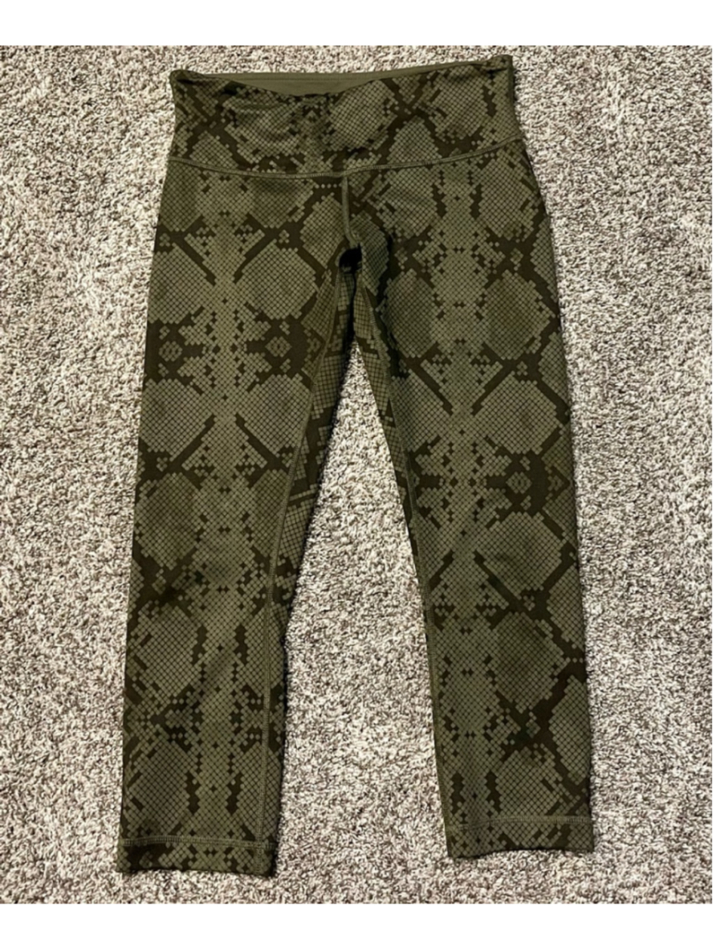 Lululemon Women’s Wunder Under Hi-Rise Crop Leggings, Size 6, 21.5” Inseam, EUC